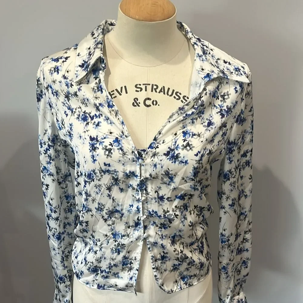 Zara‎ Floral Button-Up Blouse - Picture 4 of 5